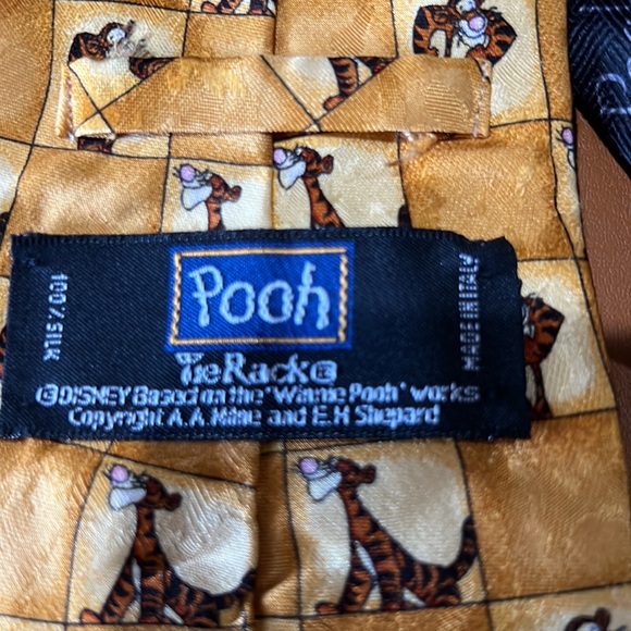 SET OF 3 DISNEY 100% SILK TIES- TIGGER AND POOH-TIE RACK QND EXQUISITE APPAREL - Picture 7 of 12